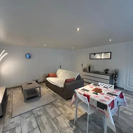 Studio * Nanteuil-en-Vallée